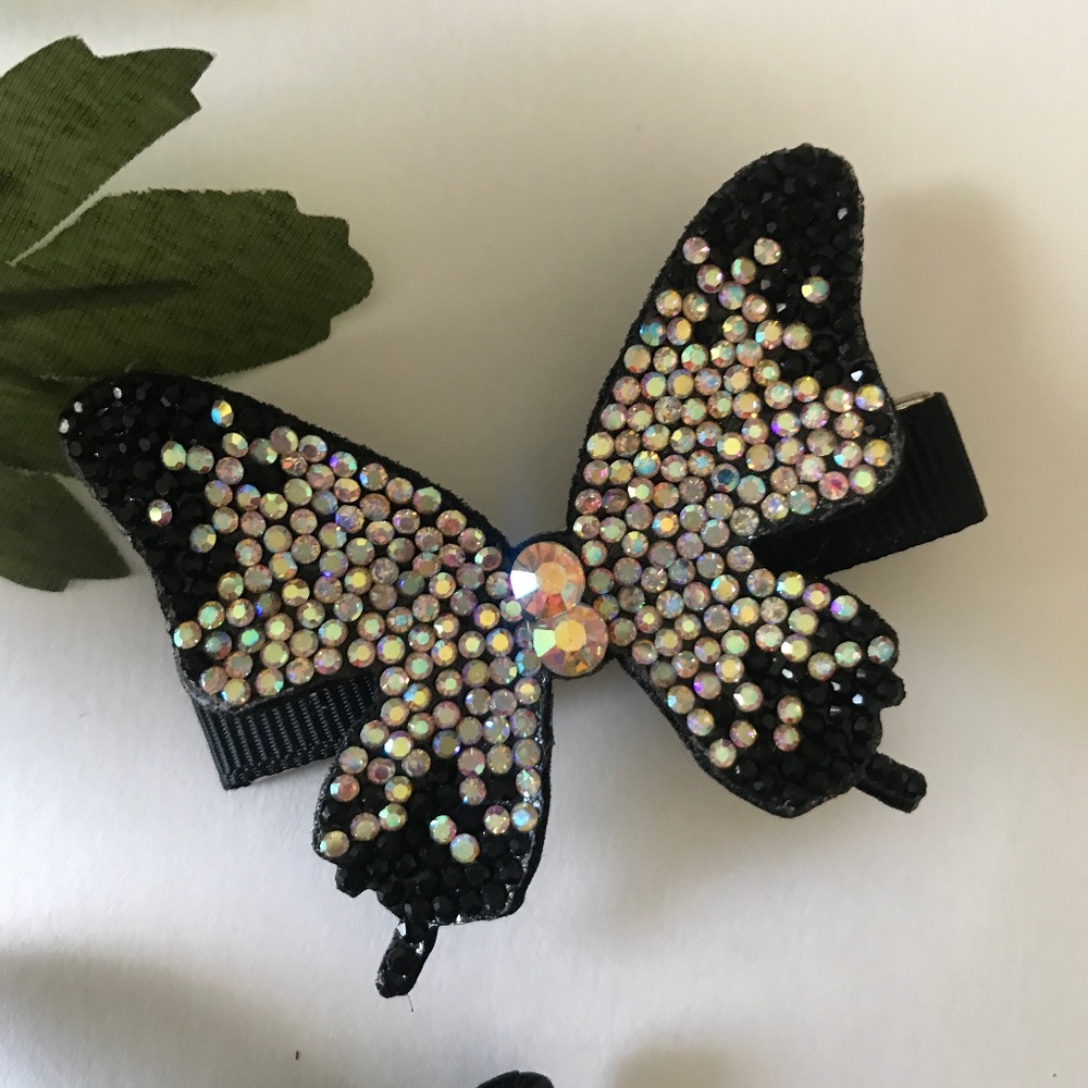 NEW NWT Rhinestone        Butterfly Hair Clips. - Picture 2 of 3